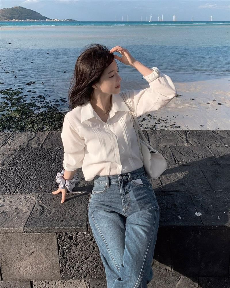Nàng blogger gần 600k người theo dõi gợi ý 9 cách phối đồ với sơ mi ưng mắt cho mùa thu