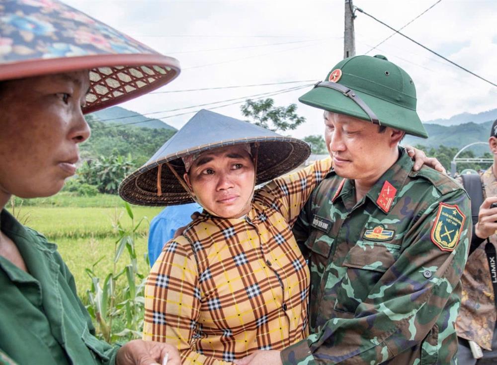 Giọt nước mắt người cha mất 3 con nhỏ ở Làng Nủ ngày chia tay bộ đội-2