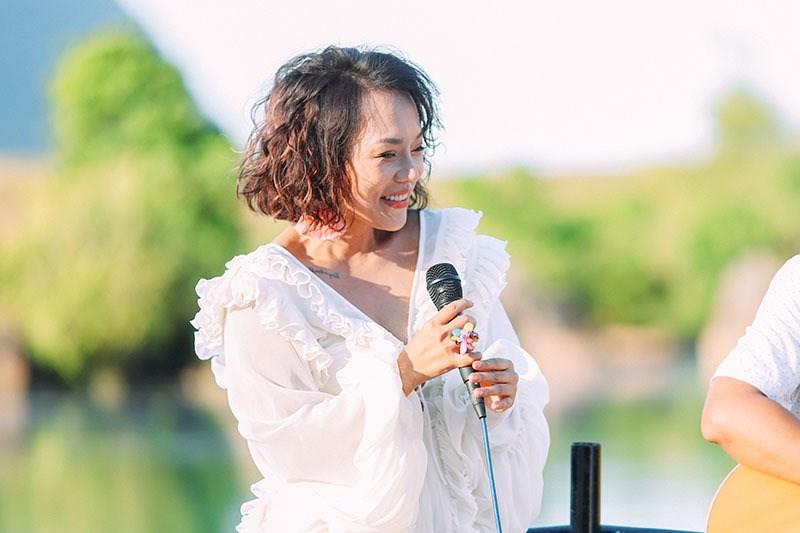 Một nữ ca sĩ bị xúc phạm, phải thề độc vì liên quan tới MC Phan Anh-4