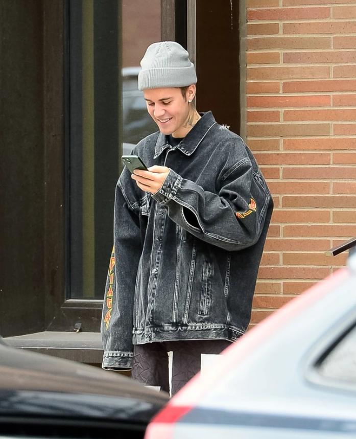 Lý do nào khiến Justin Bieber không thường xuyên sử dụng smartphone?-1