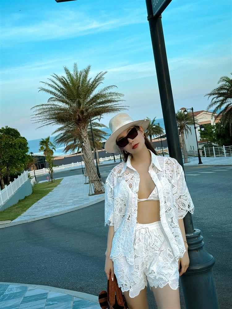 Chị đẹp Minh Hằng Lấy lại sắc vóc nóng bỏng sau sinh, cân mọi trang phục-9