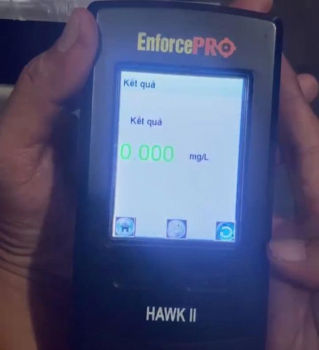 Clip: Khoảnh khắc xe container lao khiến 8 ô tô đâm nhau liên hoàn-2