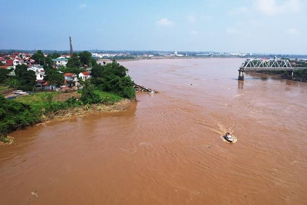 Phú Thọ đề nghị cử đặc công 'người nhái' tìm nạn nhân vụ sập cầu Phong Châu