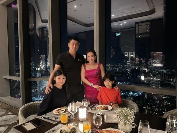 Ái nữ đầu lòng của Bình Minh trổ dáng thiếu nữ, ngoại hình xinh đẹp, khiến bố mẹ tự hào vì được giấy khen học sinh xuất sắc-5