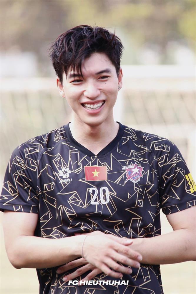 Đẳng cấp visual của HIEUTHUHAI: 10 giây lướt qua sáng bừng cả hậu trường!-5