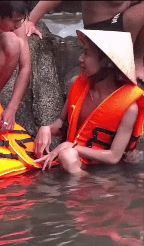 Hơn 2 triệu người nhìn nhầm Thùy Tiên đi tắm suối, biết sự thật vẫn không tin nổi-2