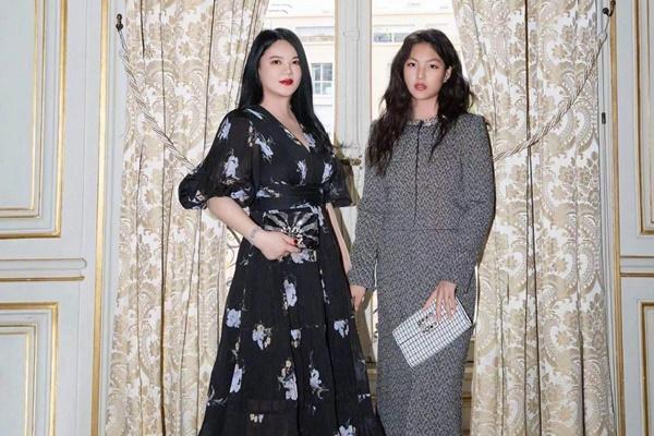 Ái nữ của tiếp viên giàu nhất Singapore’: Thuộc hội con nhà siêu giàu châu Á, hàng hiệu nhiều không có chỗ trưng-8