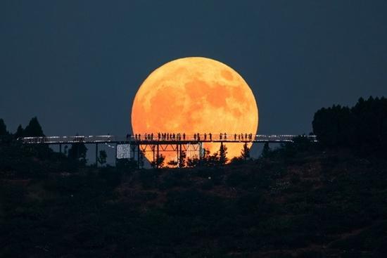 Việt Nam có thể chiêm ngưỡng thêm siêu trăng vào tháng 10