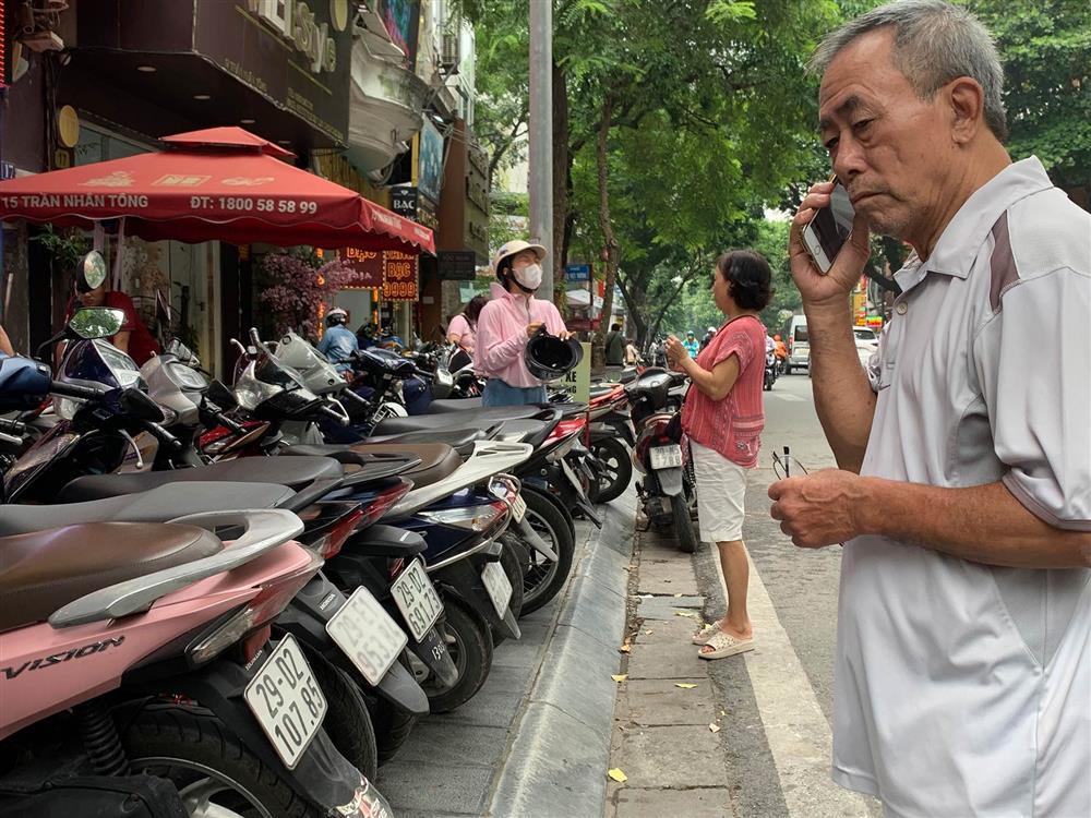 Tiệm vàng bán kiểu thoắt ẩn thoắt hiện, người mua nháo nhác-1