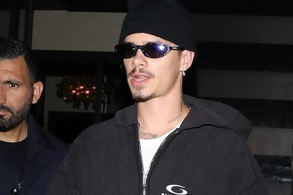 Vừa chuyển đến biệt thự 2000 tỷ đã làm hàng xóm sôi máu, cơ ngơi mới của vợ chồng David Beckham hiếu kỳ mức nào?-15