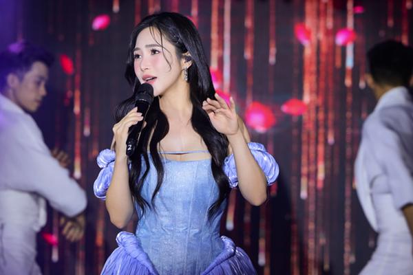 Xử phạt vụ đưa tin Hương Tràm sang Mỹ sinh con-1