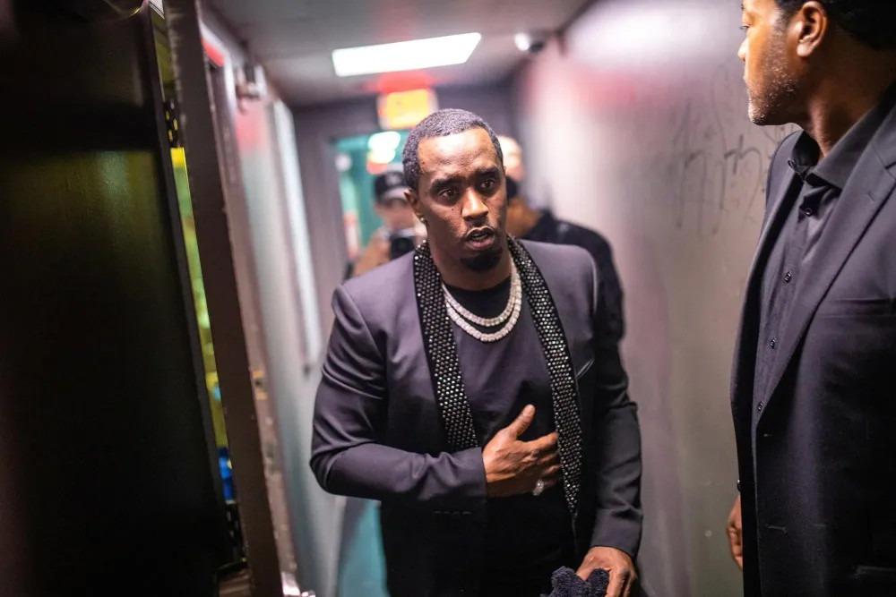 Diddy bị cáo buộc xâm hại bé trai 9 tuổi, 120 người đã tố cáo trùm tình dục-1