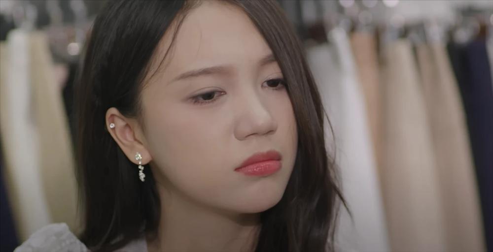 Sắc vóc gái xinh mới nổi vừa xuất hiện đã lấn át hot girl phim giờ vàng VTV-1