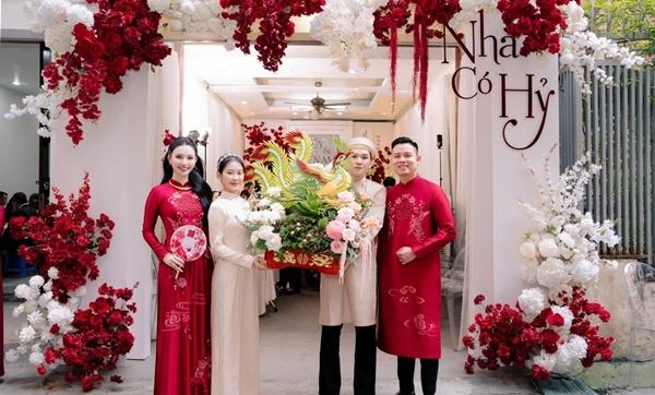 Diễn viên Những Nẻo Đường Gần Xa xinh đẹp bên chồng trong đám hỏi-4