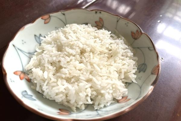 Mẹo nhỏ giúp ăn bánh mì cơm trắng không gây béo, an toàn cho người tiểu đường-4