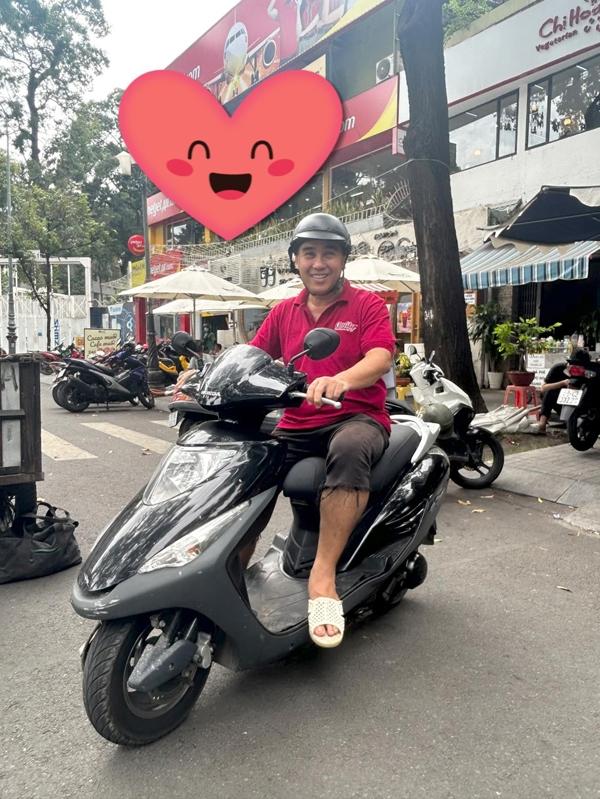 Nam MC được bà Nguyễn Phương Hằng nói nể trọng trên sóng livestream là ai?-2