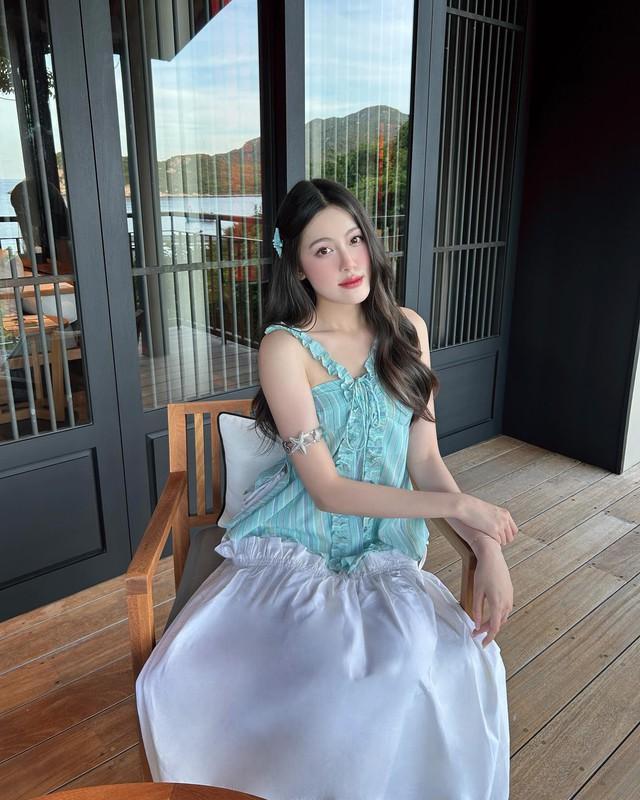 HIEUTHUHAI đi hẹn hò, làm phó nháy cho bạn gái hot girl?-4