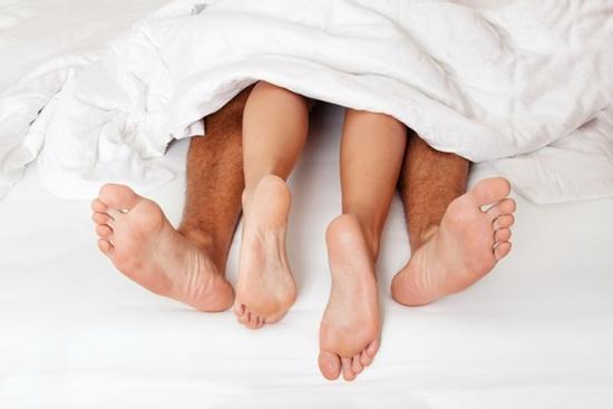 Chồng lạnh nhạt 'chuyện ấy' dù mới U30