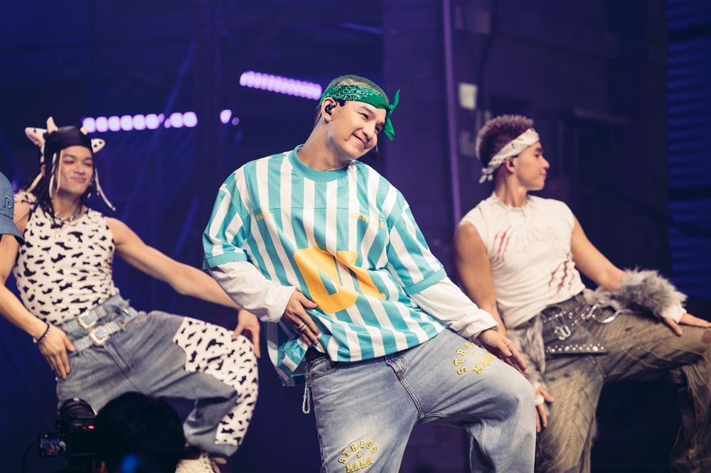 Tuấn Hưng lại bị lơ đẹp-4