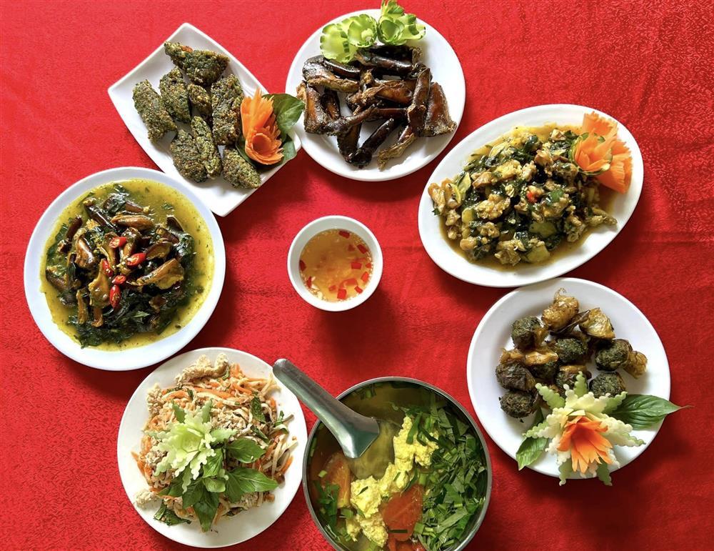 Đặc sản 16 chân, 4 mắt ở Quảng Ninh, khách có tiền cũng khó mua