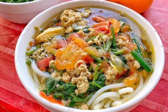 Món bún tên lạ ở Nam Định giá 15.000 đồng, khách ăn 2 bát vẫn thèm