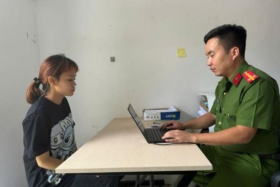Nữ sinh lớp 10 cầm dao bầu đâm bạn cùng lớp vì ‘lời nói xấu’