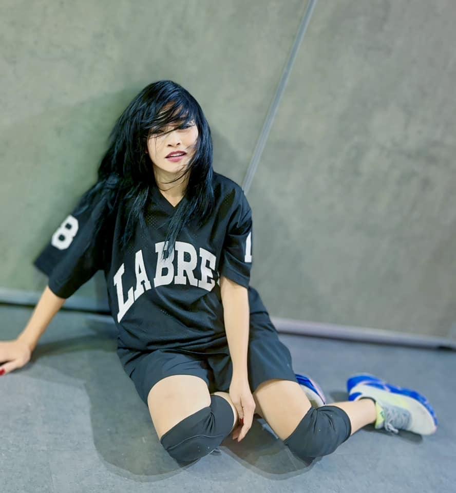 Quần short áo phông nhí nhảnh đời thực của chị đẹp Phương Thanh-1