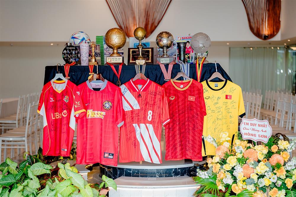 Danh thủ Hồng Sơn không sợ gây tranh cãi khi ra mắt hồi ký ở tuổi 54-2