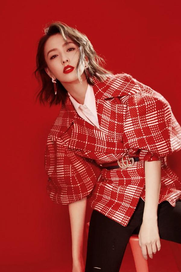 Chăm làm việc này mỗi ngày, Đồng Lệ Á có làn da trẻ đẹp dù đã bước vào tuổi trung niên-8