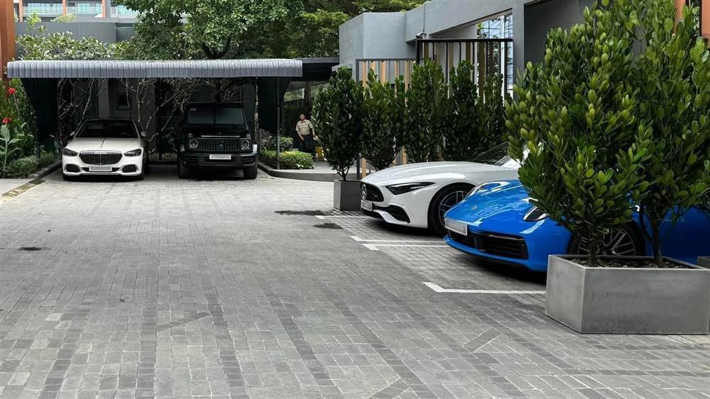 Lộ diện dàn siêu xe trị giá 60 tỷ của đại gia Sài Gòn, có xe giống của Minh Nhựa-2