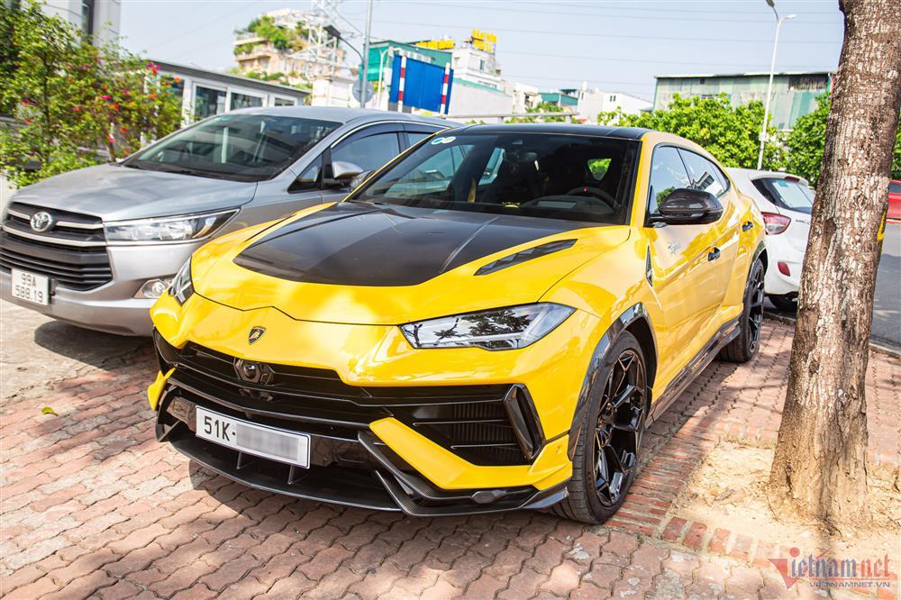 Lộ diện dàn siêu xe trị giá 60 tỷ của đại gia Sài Gòn, có xe giống của Minh Nhựa-4