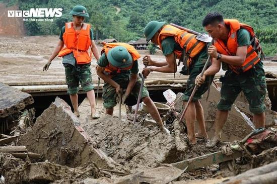 Dừng tìm kiếm nạn nhân mất tích vụ lũ quét Làng Nủ