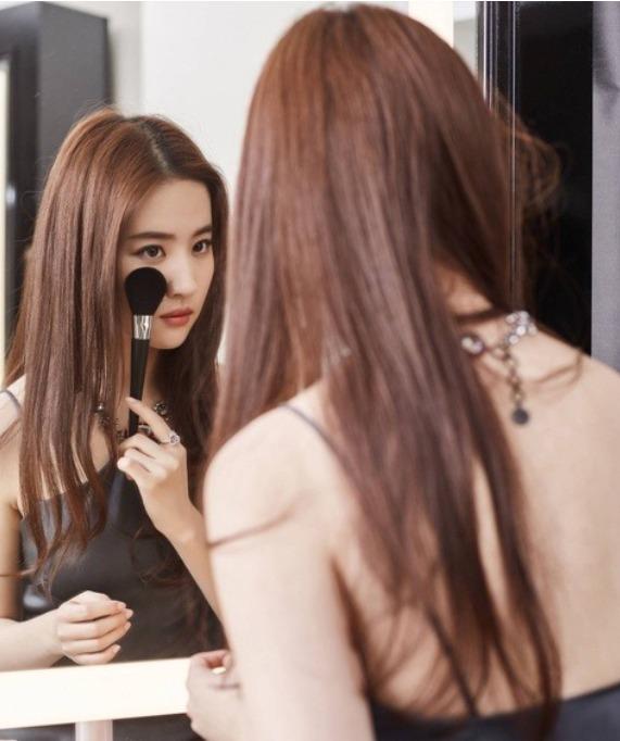 Lưu Diệc Phi từng bị sao nam này công khai nói giả tạo, thái độ như bà chúa-3