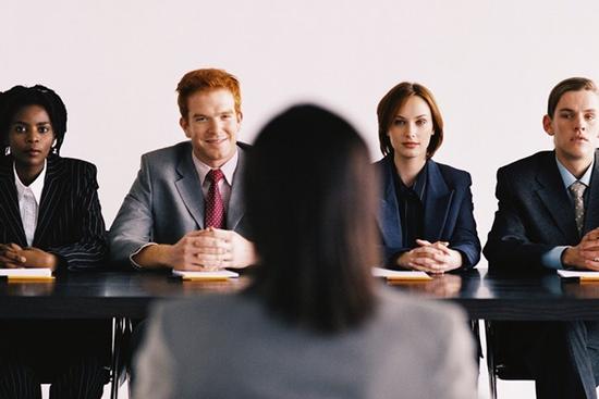 Nhà tuyển dụng hỏi 'Nếu phải tăng ca không lương, bạn có chịu làm?' - Câu trả lời khôn khéo của ứng viên EQ cao được nhận luôn