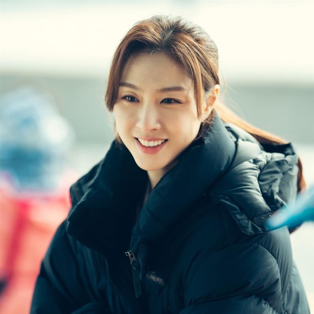 3 tiểu tam ngây thơ nhận nhiều gạch đá trên phim Việt và Hàn-3