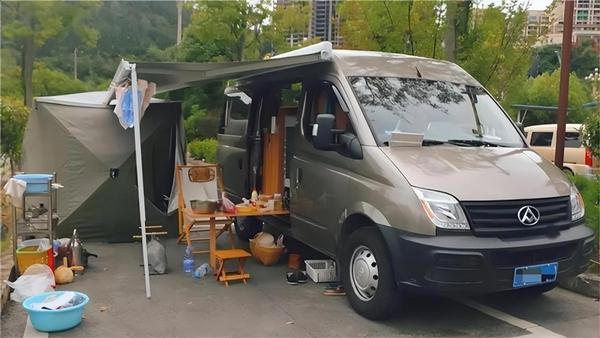 Người phụ nữ không lấy chồng, tuổi U70 bán nhà đi du lịch suốt 9 năm-3