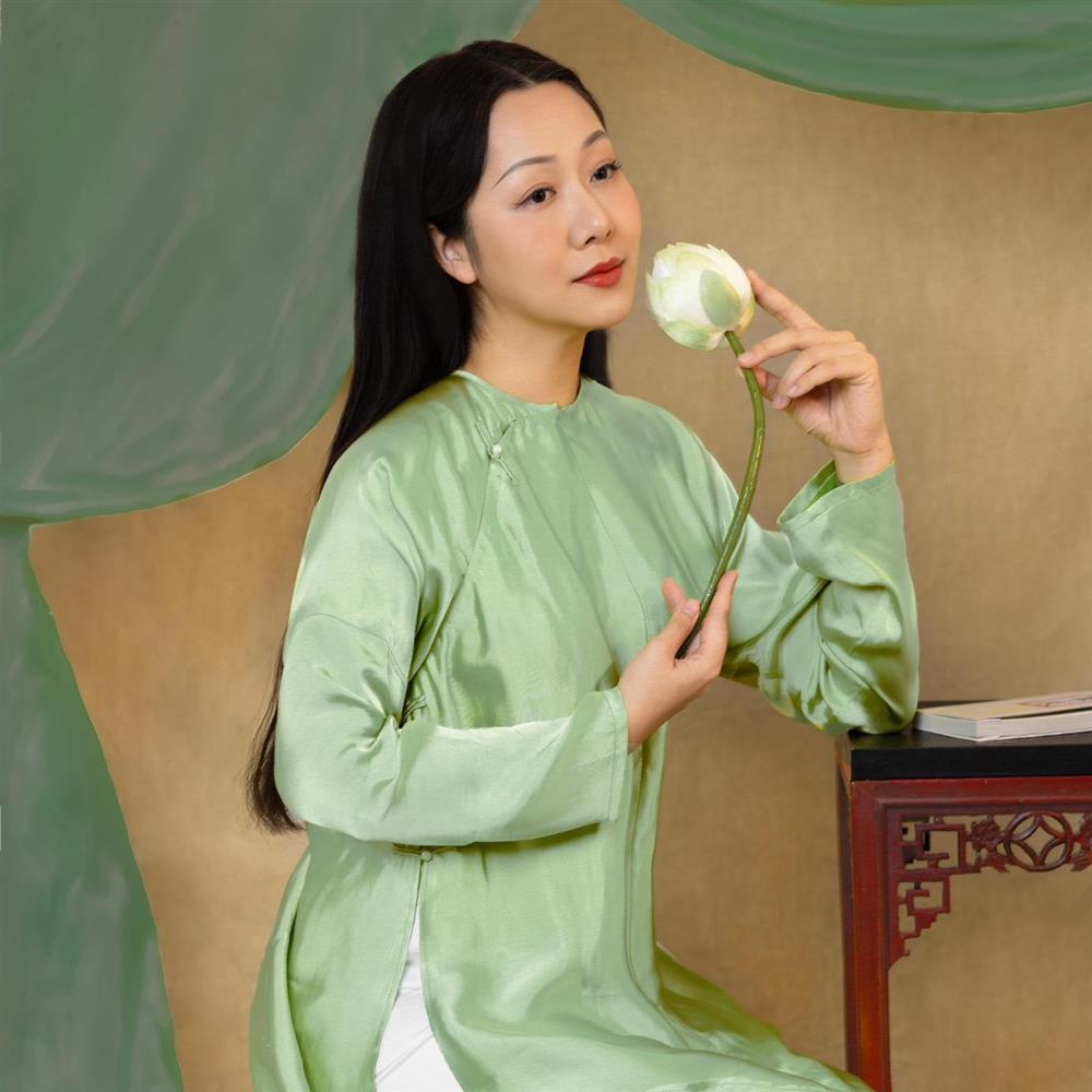 Nàng hậu có gia thế khủng, lấy chồng Tây nhờ sự mai mối của MC Diễm Quỳnh-11