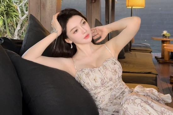 Chiêu thức bạn gái hot girl tóm gọn Huỳnh Hiểu Minh