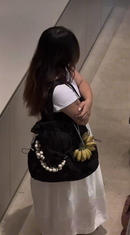 Gắn Labubu xưa rồi diễm ơi, giờ GenZ Việt treo tinh hoa ẩm thực dân tộc lên túi rồi này!-4