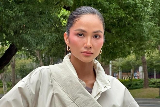 Xôn xao động thái lạ của Thanh Hằng-6