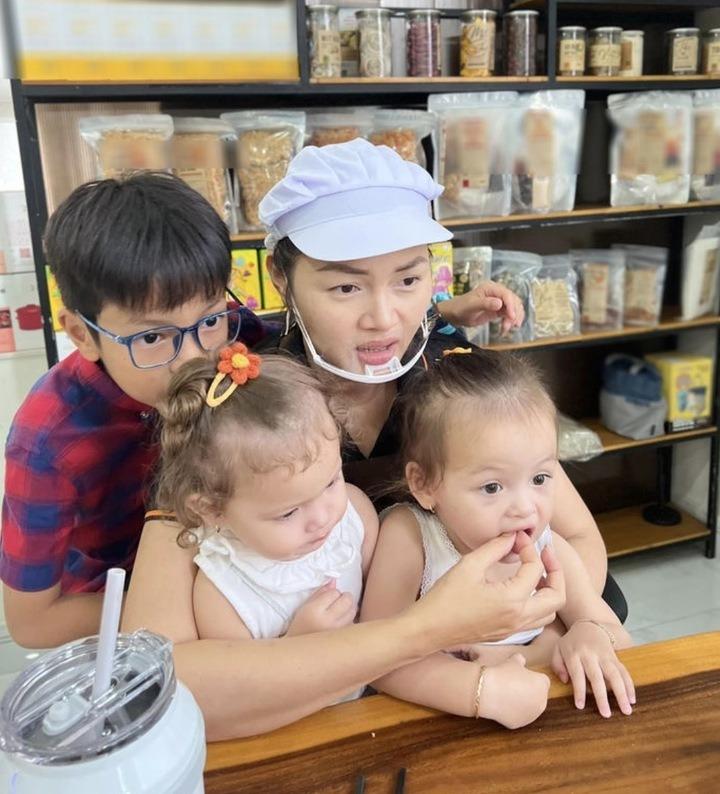 Á hậu Việt kết hôn ở tuổi 38: Mẹ đơn thân nuôi 5 con, dư dả nhờ bán hàng online-4