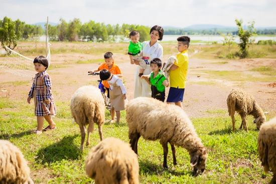 Hoa hậu 'vỡ nợ': Người thắt chặt chi tiêu, kẻ nhặt rác kiếm sống