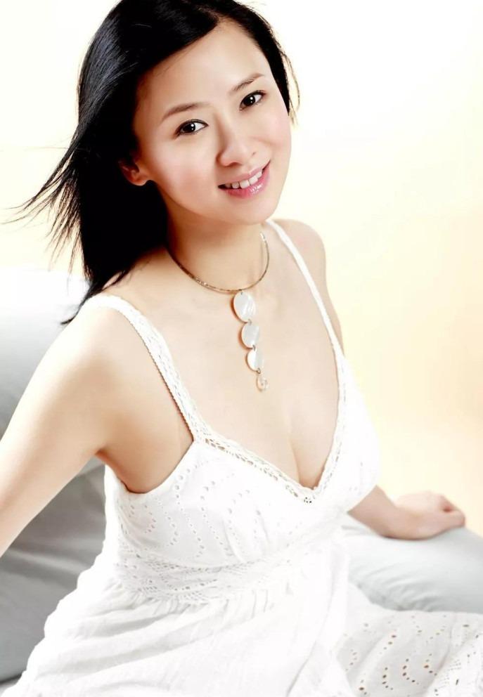 Ông Hồng: Hoa hậu chuyên đóng phim cấp 3, viên mãn bên ông xã đại gia-5