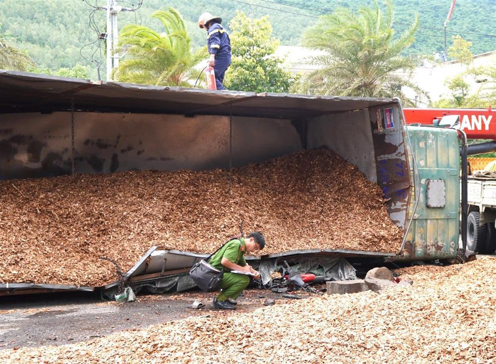 Tài xế xe tải lật đè chết 3 người ở Bình Định âm tính với nồng độ cồn, ma túy-1