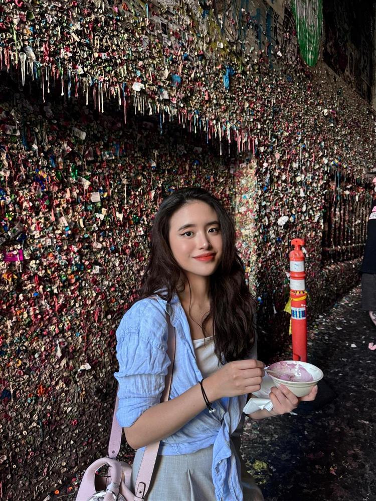 4 chị em sinh tư ở TPHCM gây sốt mạng, tiết lộ tuổi thơ dữ dội-5