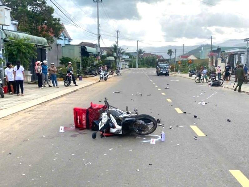 Tai nạn giao thông đặc biệt nghiêm trọng giữa 2 mô tô khiến 2 người tử vong-1