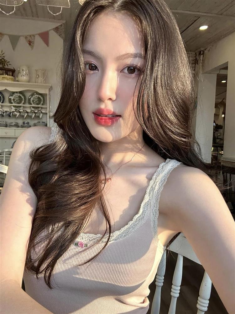 Bạn gái hot girl của HIEUTHUHAI chỉ cách khắc chế anti-4