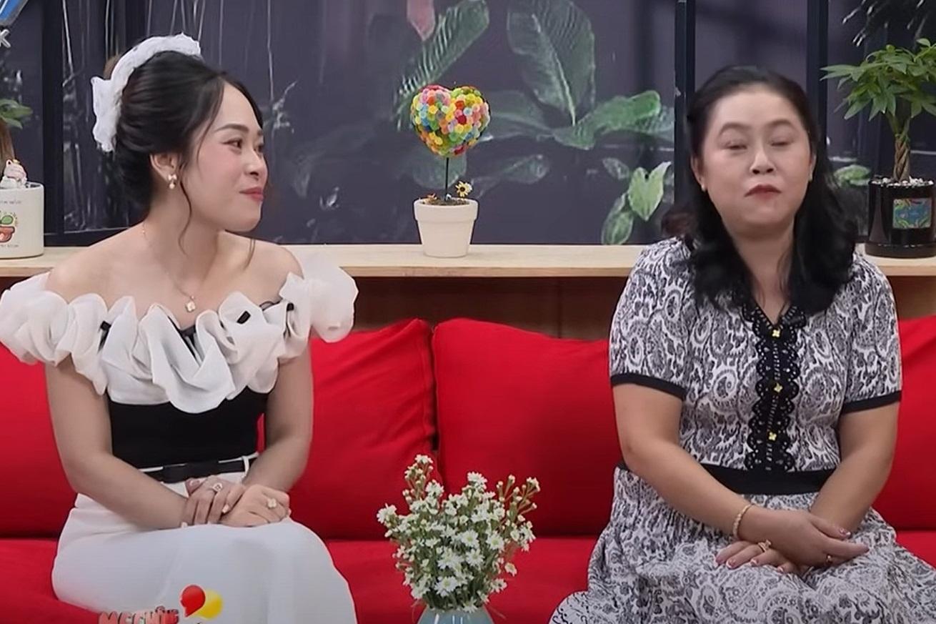 Ly hôn 20 năm, biết chồng cũ bị liệt, người vợ quay về làm điều cảm động-3