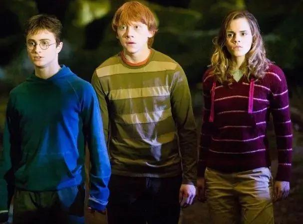 Xem lại Harry Potter sau gần 20 năm: Hóa ra trang phục của các nhân vật cũng cài cắm nhiều ẩn ý, trước đây chưa từng nhận ra-2