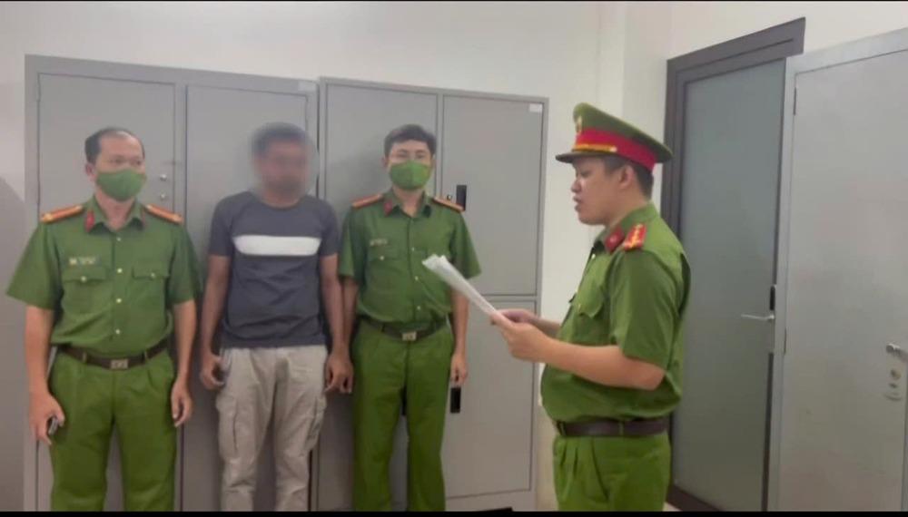 Khám phá vụ vận chuyển hơn 700 viên kim cương qua đường sân bay Tân Sơn Nhất-1